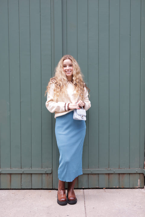 Ribbed blue skirt