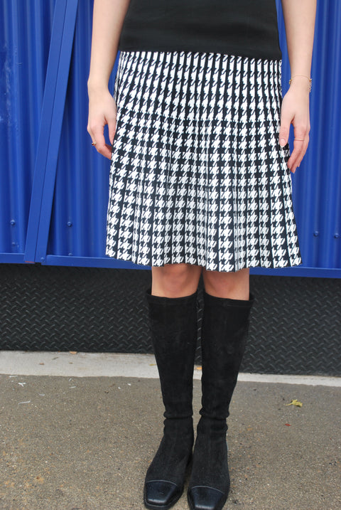 Houndstooth knit skirt