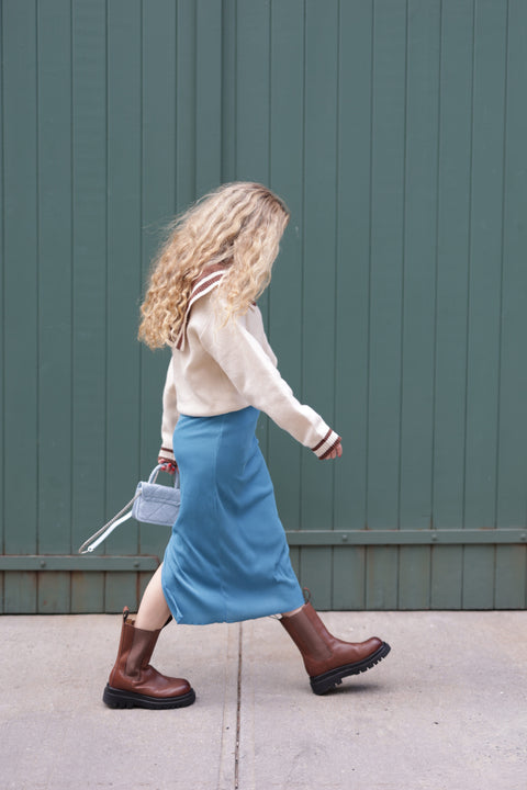 Ribbed blue skirt