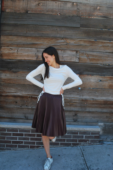 Paris pleat skirt in maroon